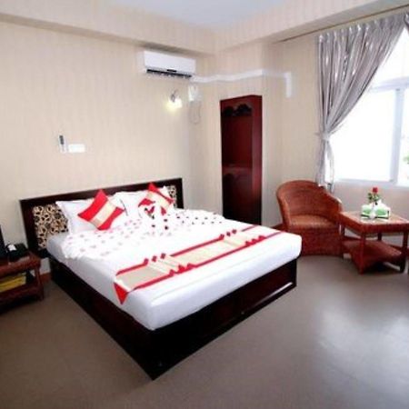 Diamond Crown Hotel Gyogon Bagian luar foto