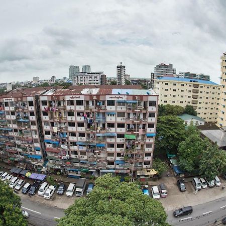 Diamond Crown Hotel Gyogon Bagian luar foto