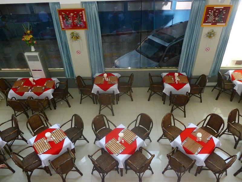Diamond Crown Hotel Gyogon Bagian luar foto