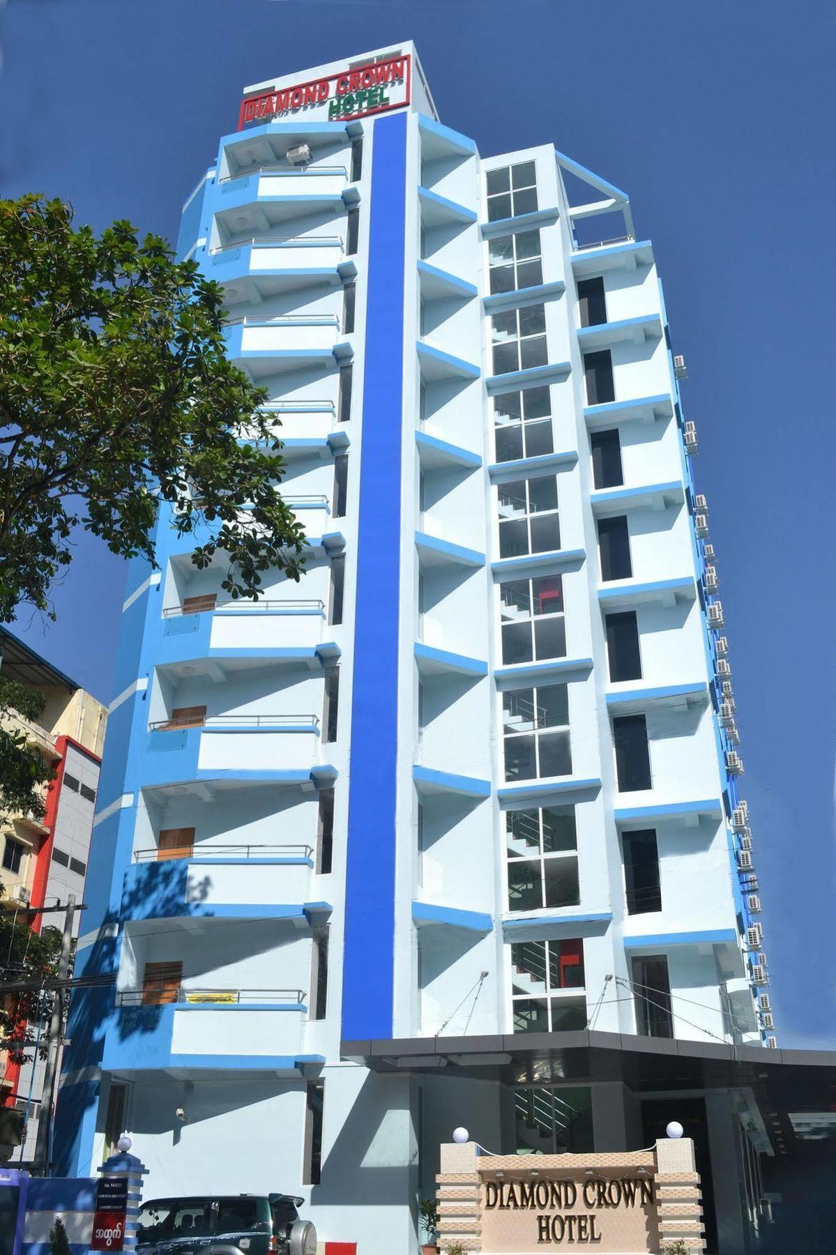 Diamond Crown Hotel Gyogon Bagian luar foto