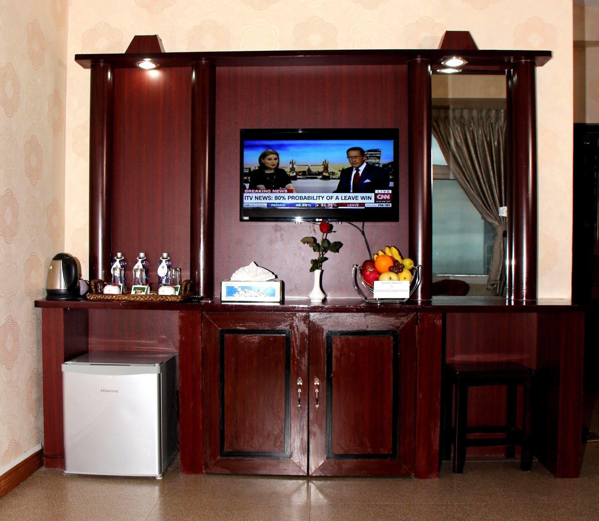 Diamond Crown Hotel Gyogon Bagian luar foto