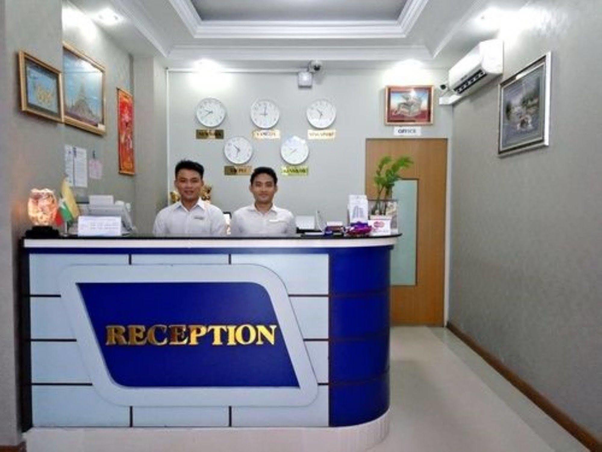 Diamond Crown Hotel Gyogon Bagian luar foto