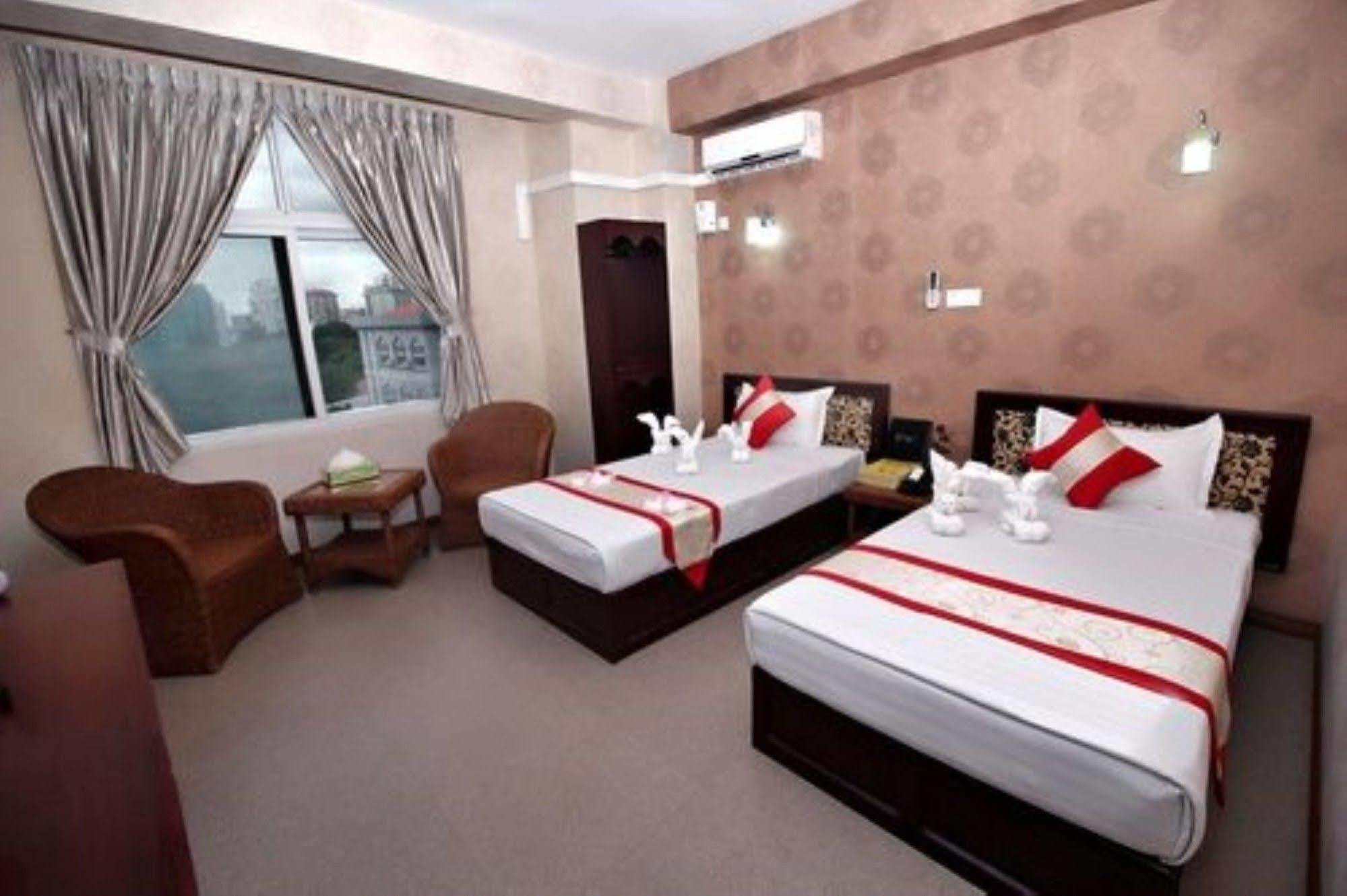 Diamond Crown Hotel Gyogon Bagian luar foto