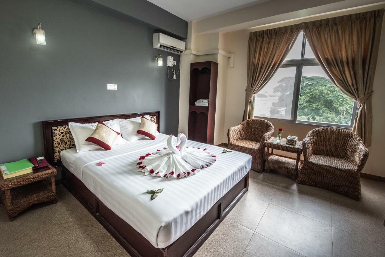 Diamond Crown Hotel Gyogon Bagian luar foto